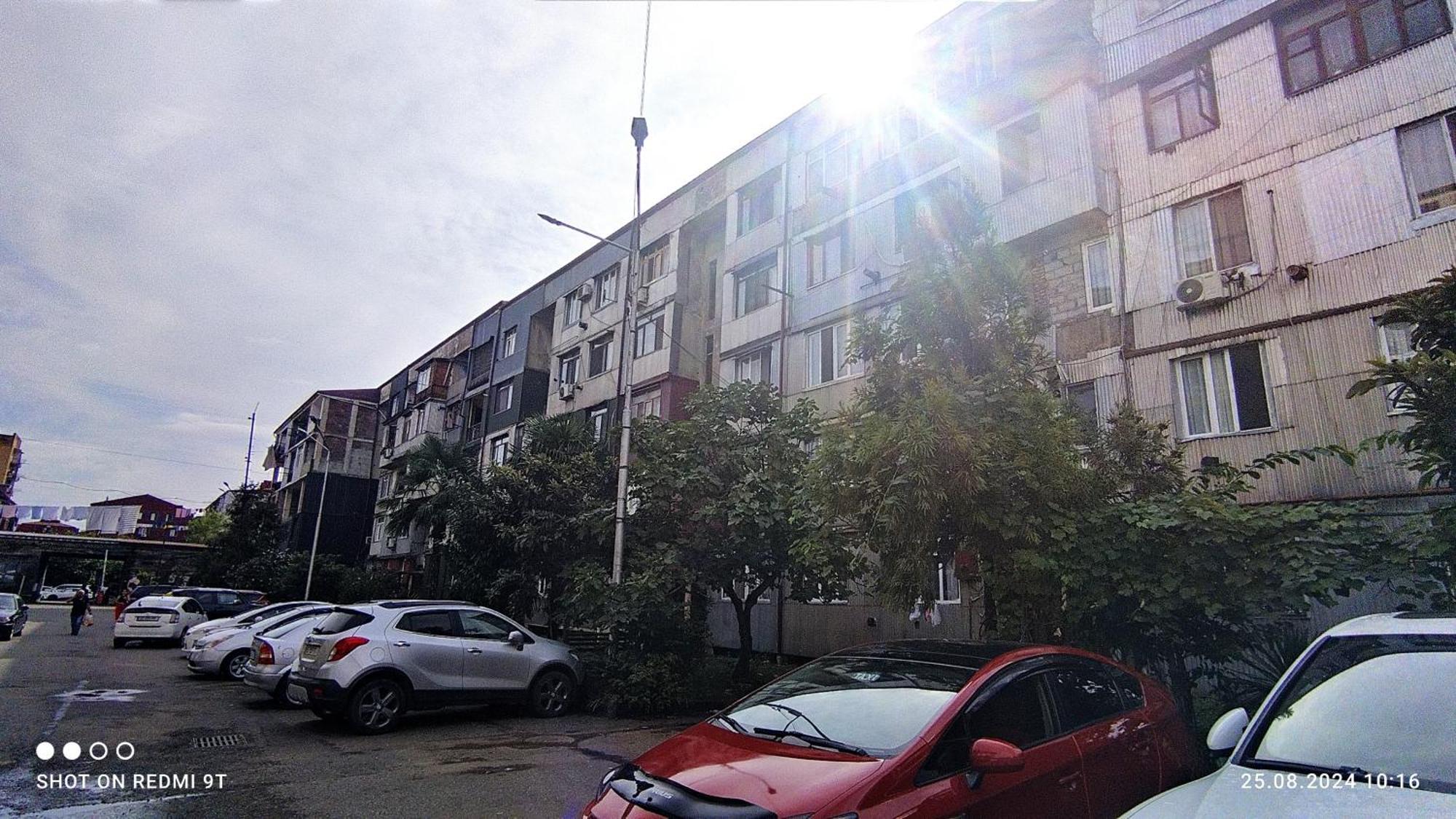 Bright And Cozy Apartment 巴统 外观 照片